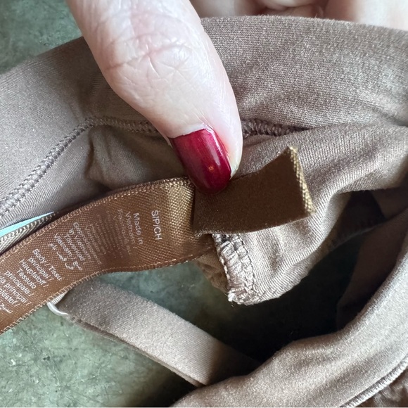 SKIMS Fits Everybody Triangle Bralette Jasper - Picture 9 of 9